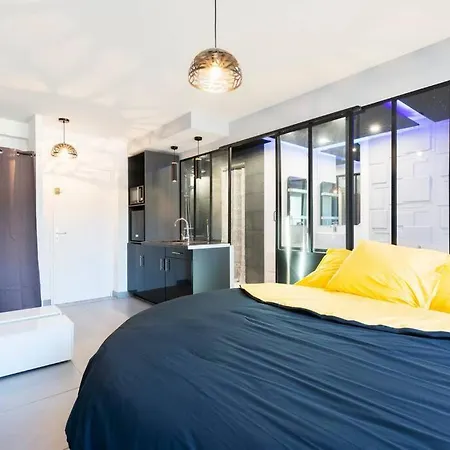 Appartement-jacuzzi / à 800m Du Centre Appartement *