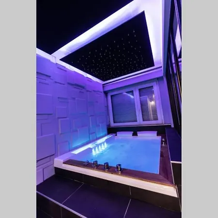 Appartement-jacuzzi / à 800m Du Centre Metz