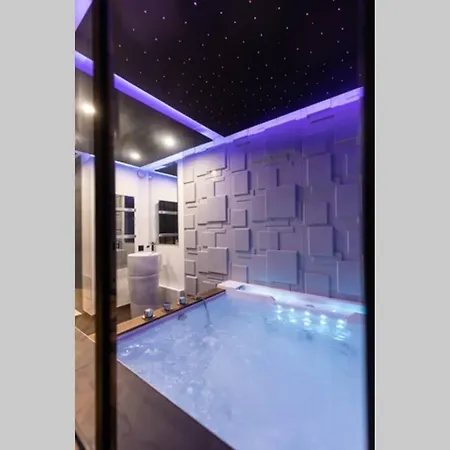 Appartement-jacuzzi / à 800m Du Centre Metz
