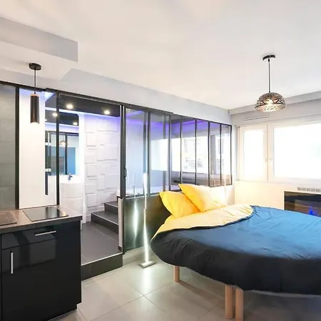 Appartement-jacuzzi / à 800m Du Centre Appartement Metz