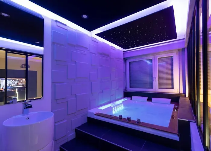 Appartement-jacuzzi / à 800m Du Centre Appartamento