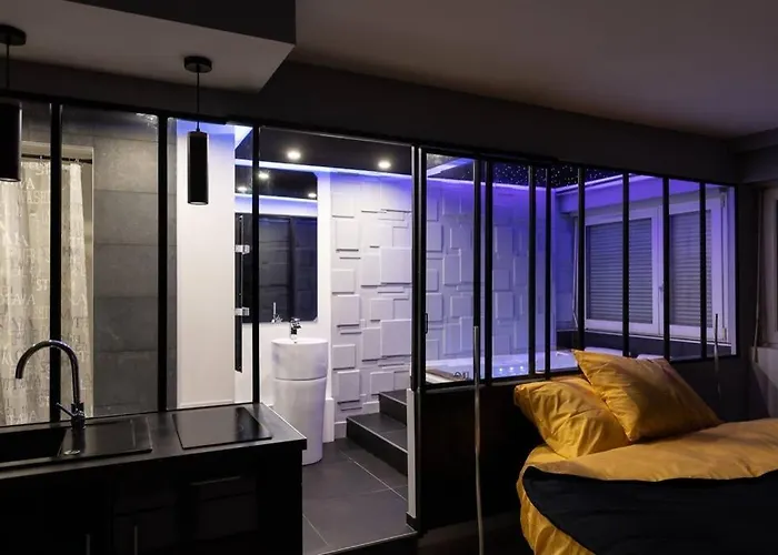 Appartement-jacuzzi / à 800m Du Centre Appartamento Metz