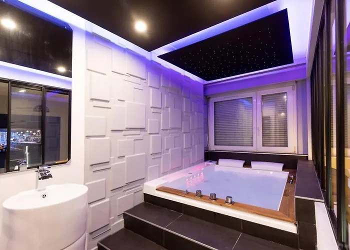 Appartement-jacuzzi / à 800m Du Centre * Metz