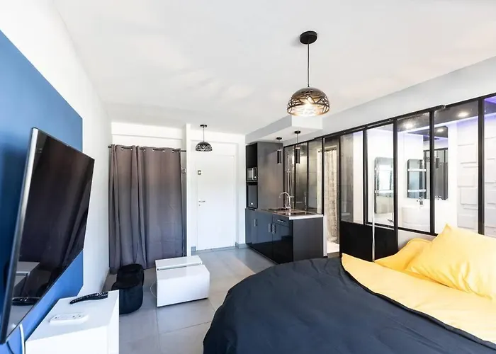 Appartement-jacuzzi / à 800m Du Centre *